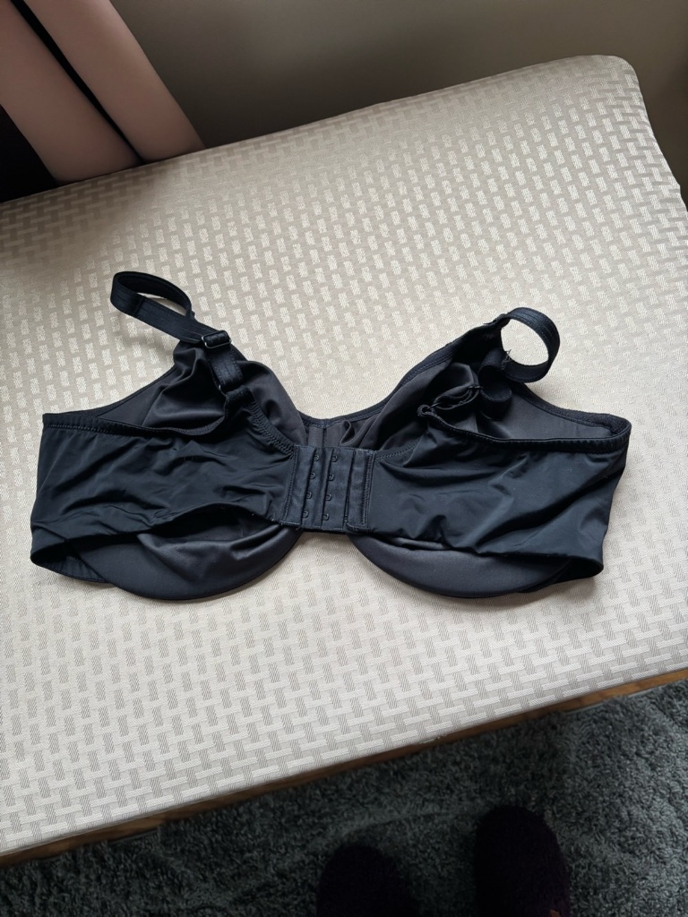 Olga Black Underwire - Women Plus size Cloud Nine Minimizer Bra - Picture 2 of 3